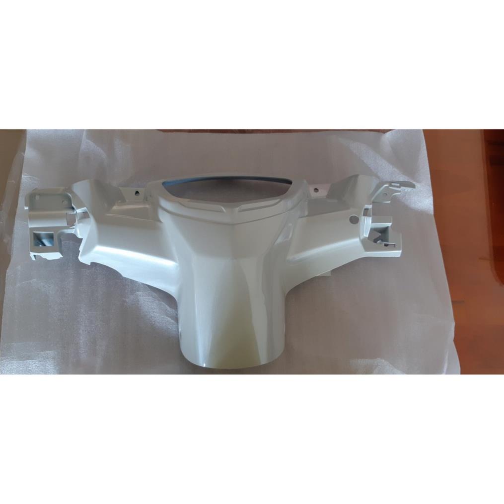Ốp đầu sau (nắp sau) Exciter 135 2006 - 2010 trắng