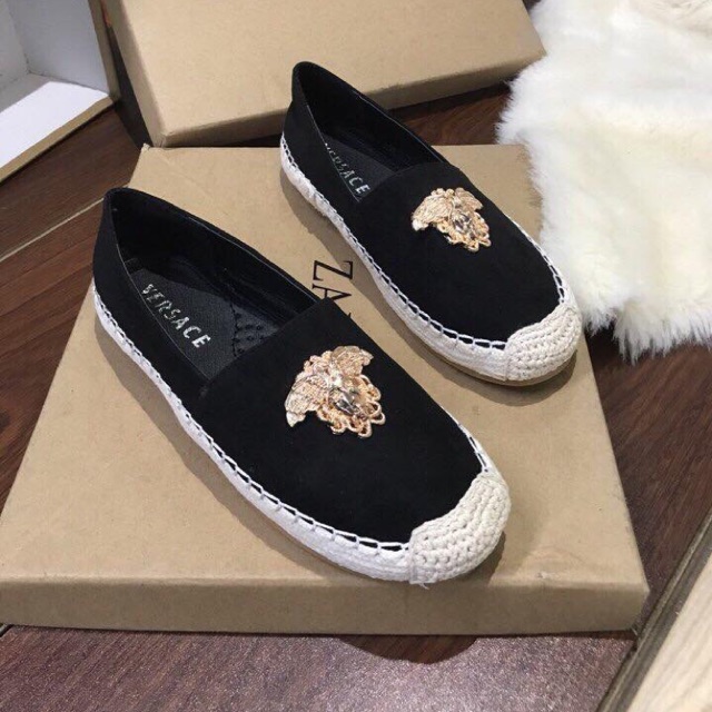 Giày slip on versace