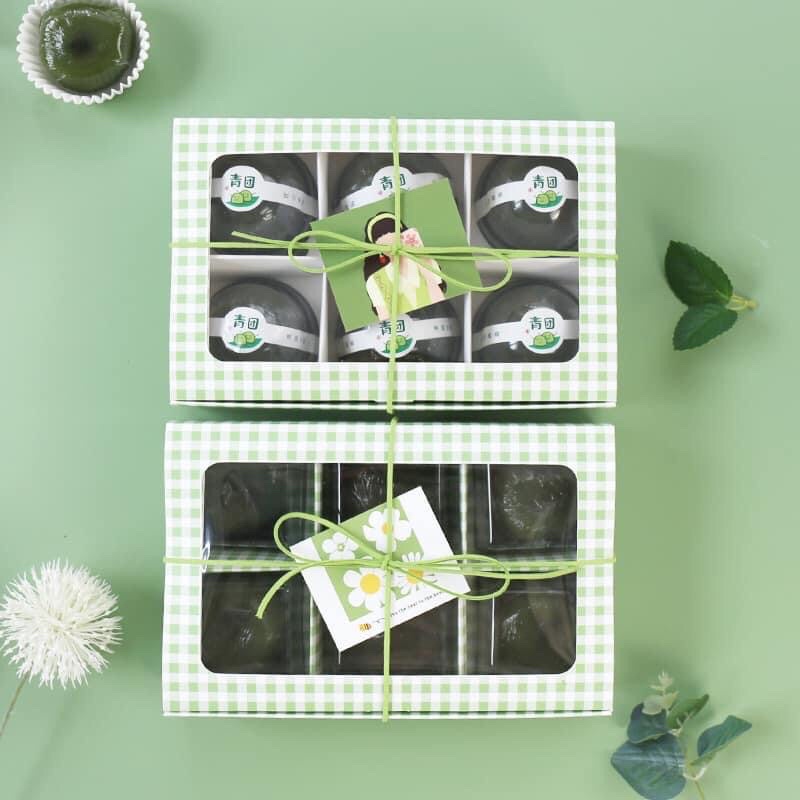 Hộp vách ngăn 6 ô màu xanh caro đựng bánh 50-80gr