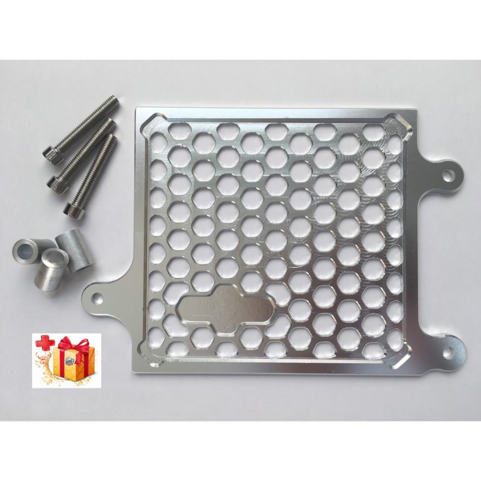 Che két nước Vario / AB / Click (tặng kèm bộ canh ốc vít) nhôm cnc dày cứng cáp, 4 góc móc rãnh, kiểu dáng tổ ong QU17