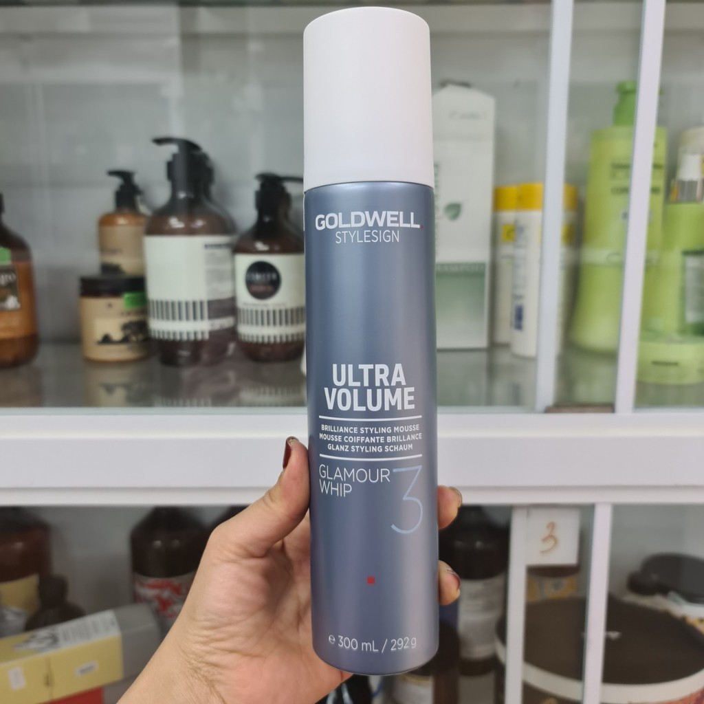 BỌT TẠO KIỂU TÓC GOLDWELL ULTRA VOLUME GLAMOUR WHIP SÁNG BÓNG 300ML