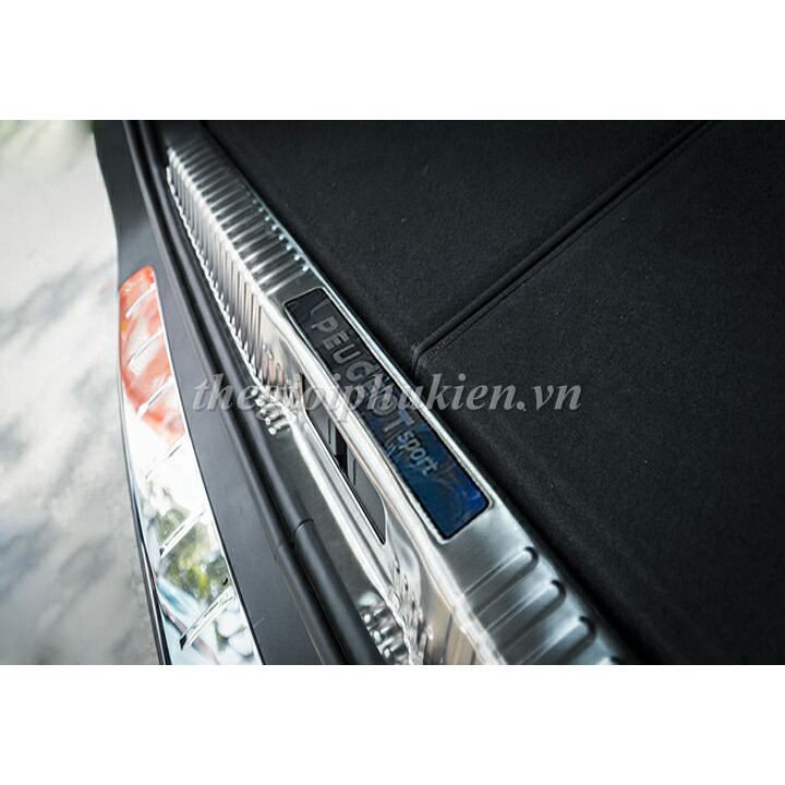 Ốp chống trầy bậc cốp trong Peugeot 5008 – Mẫu INOX( hàng cao cấp)