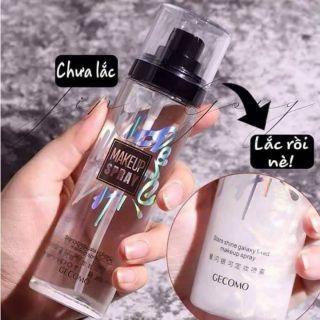 Xịt Khóa Nền Trang Điểm Star Flash Make Up Spray Luôn Mịn Màng