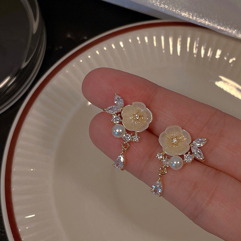 Khuyên Tai Mạ Vàng Đính Ngọc Trai Hình Hoa Phong Cách Pháp Thời Trang