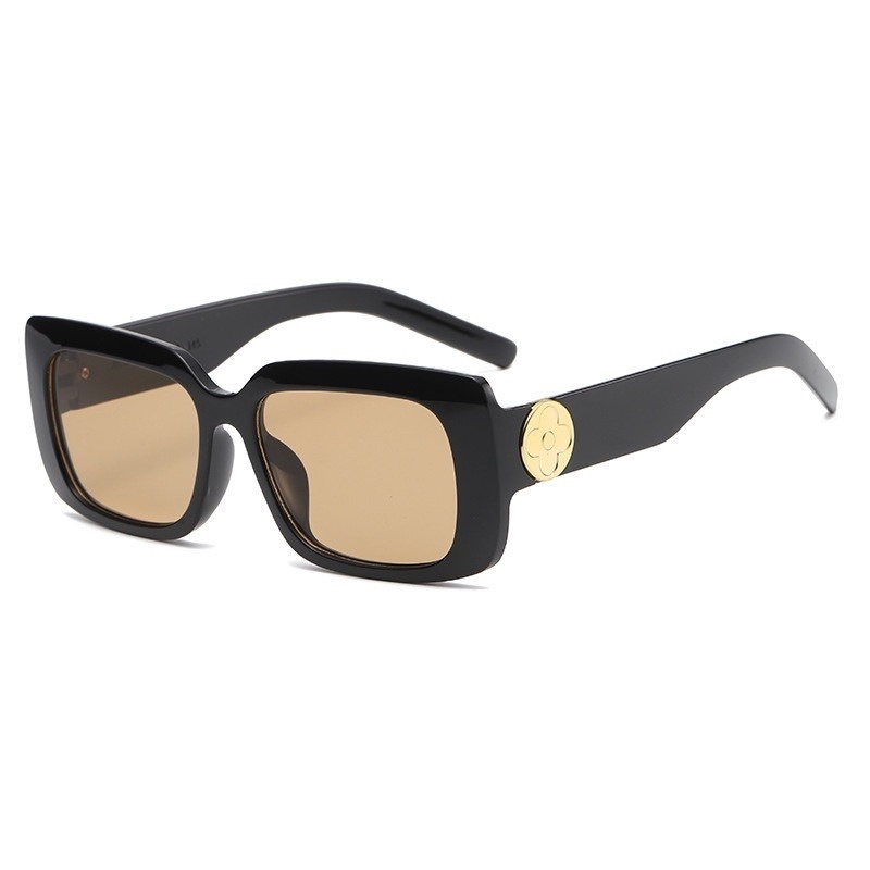 Kính mát gọng vuông phong cách retro