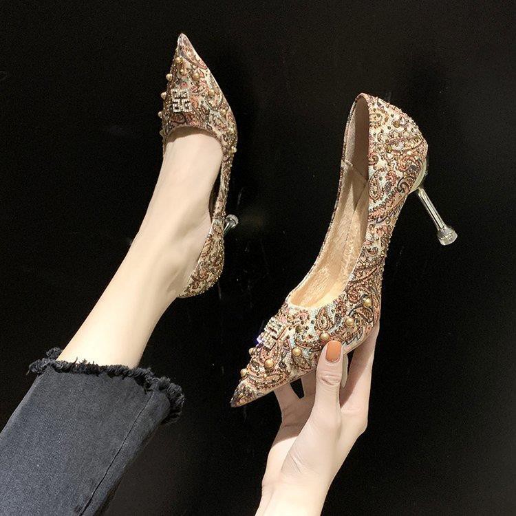 Giày cao gót họa tiết thêu phong cách Trung Hoa thời trang mùa đông cho nữ 2023