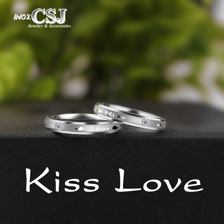 02 chiếc nhẫn cặp tình nhân inox cao cấp Kiss Love đính xoàn đẹp, không đen - tặng hộp đựng xinh xắn
