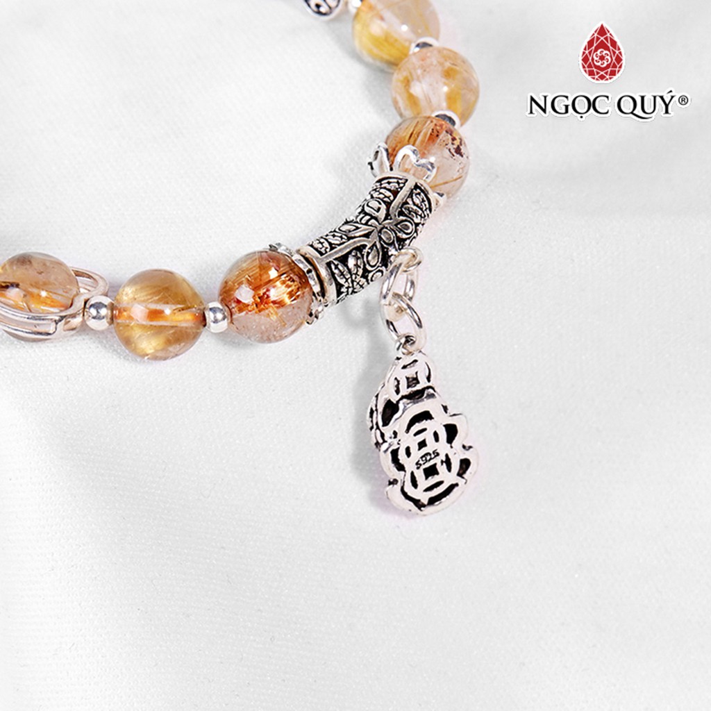 Vòng tay TA tóc vàng phối tỳ hưu treo hạt 8mm - Ngọc Quý