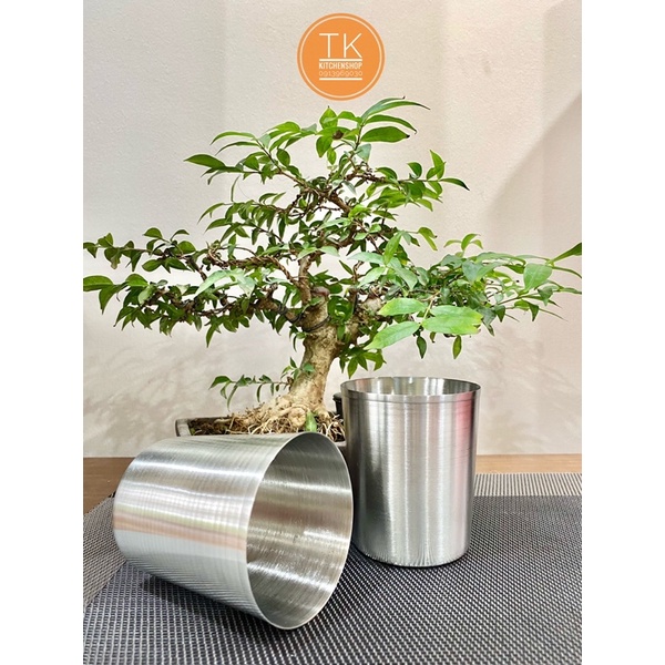 Cốc inox một lớp 304 thích hợp sử dụng cho trường học, xí nghiệp, cơ quan.Cốc inox cắt miệng đảm bảo tiêu chuẩn vsattp.