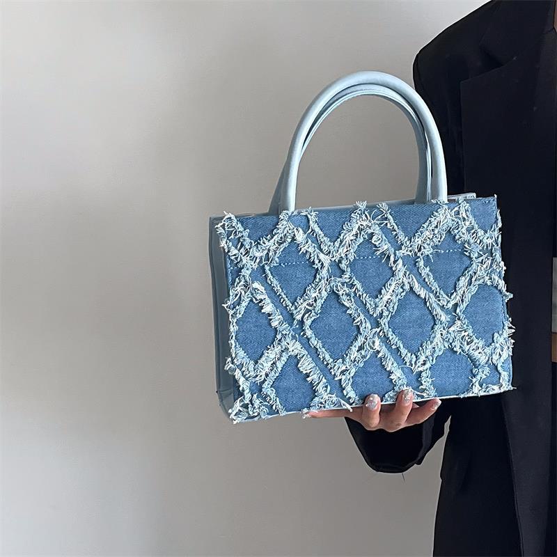 Túi Xách Đeo Vai Hình Vuông Cỡ Lớn Chất Liệu Denim Phối Tua Rua Thời Trang Cho Nữ