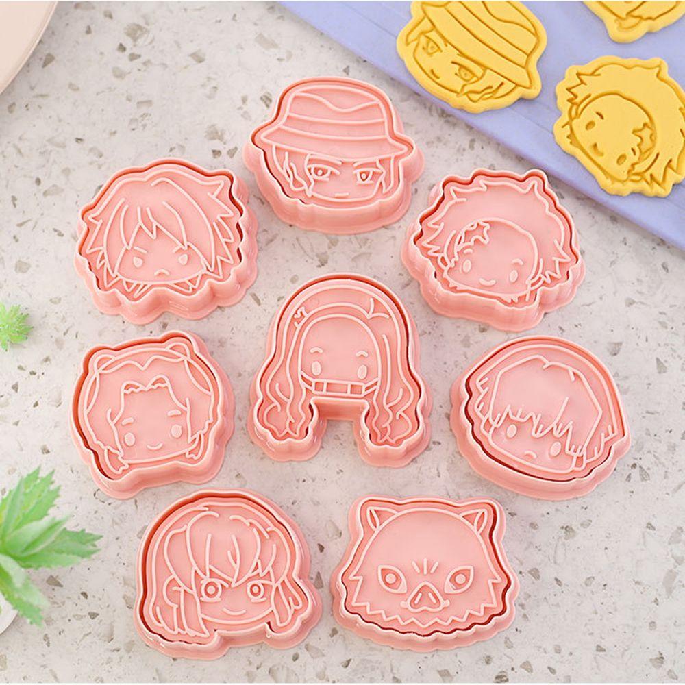 Bộ 8 Khuôn Làm Bánh Quy Hình Anime Xinh Xắn