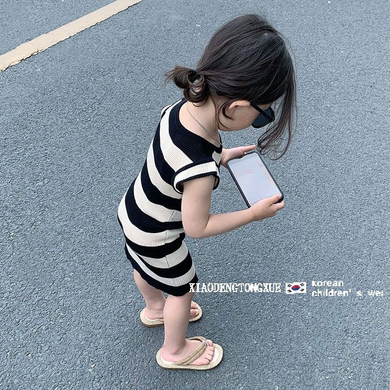 Đầm Dài Ôm Dáng Không Tay Họa Tiết Kẻ Sọc Phong Cách Nhật Bản Thời Trang Mới 2022 Dành Cho Bé Gái