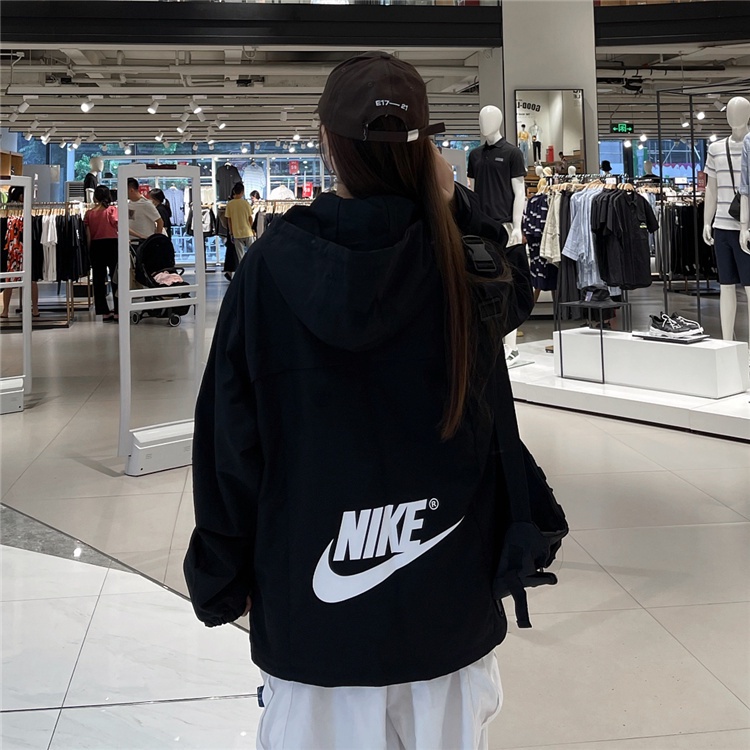 Áo Khoác Thể Thao Nike Có Mũ Trùm Đầu Dáng Rộng Phong Cách Thời Trang Hong Kong Dành Cho Nam Và Nữ