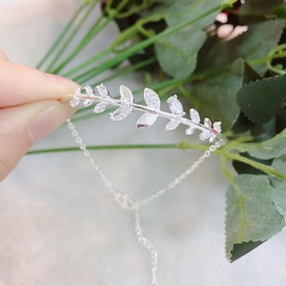 Vòng lá nguyệt quế may mắn chuẩn bạc ta