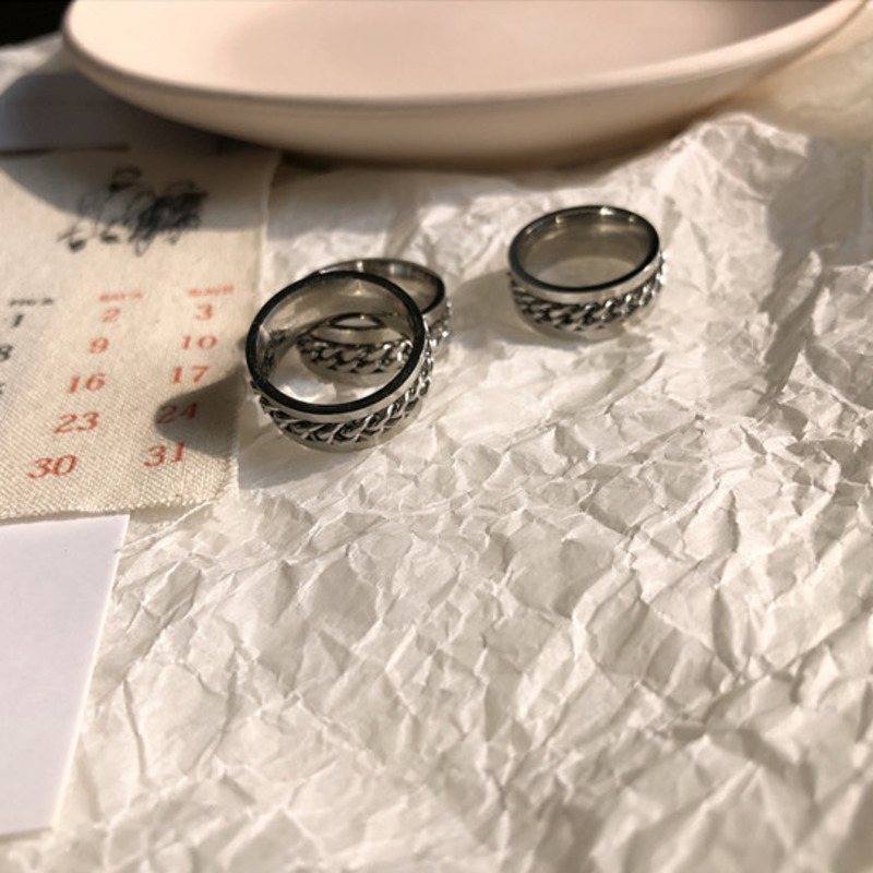 Nhẫn 23777 phối dây xích có thể xoay được thời trang Hàn Quốc cá tính dễ phối đồ cho nam và nữ