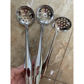 2 cái vá lỗ inox ĐK 7cm