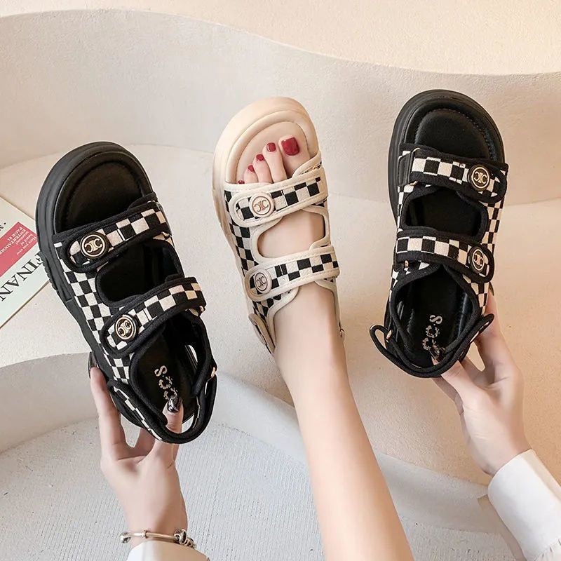 Sandal Đế Xuồng Thiết Kế Mới Thời Trang Dành Cho Mùa Hè