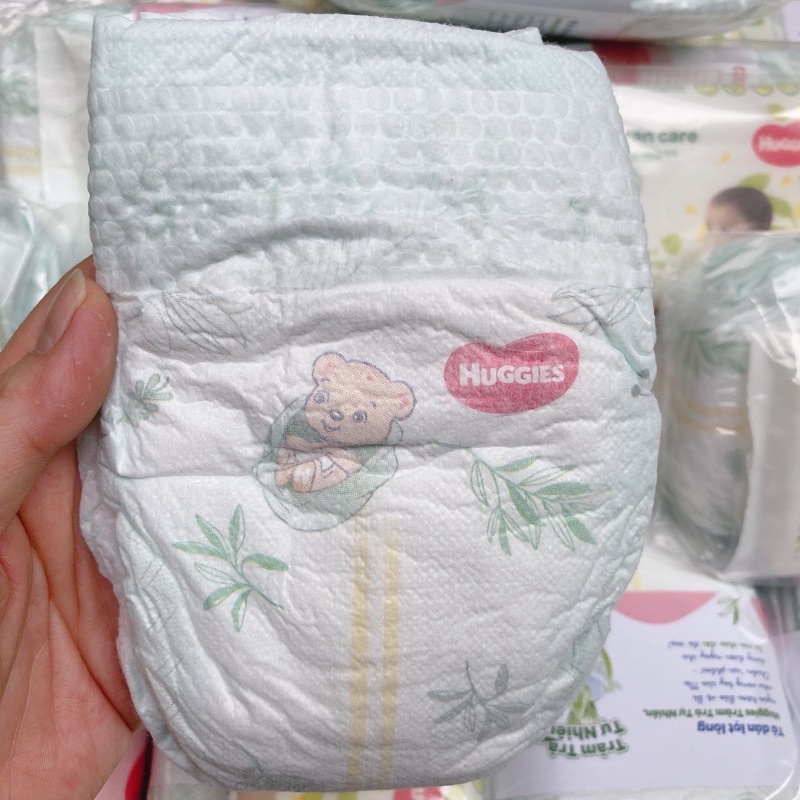 Combo 100 miếng tã dán Huggies tràm trà sz Newbon cho bé từ sơ sinh đến 6kg