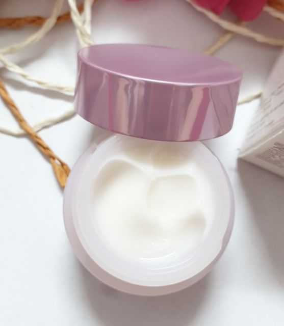 Kem Dưỡng Ẩm Chuyên Sâu Fresh Rose Deep Hydration Face