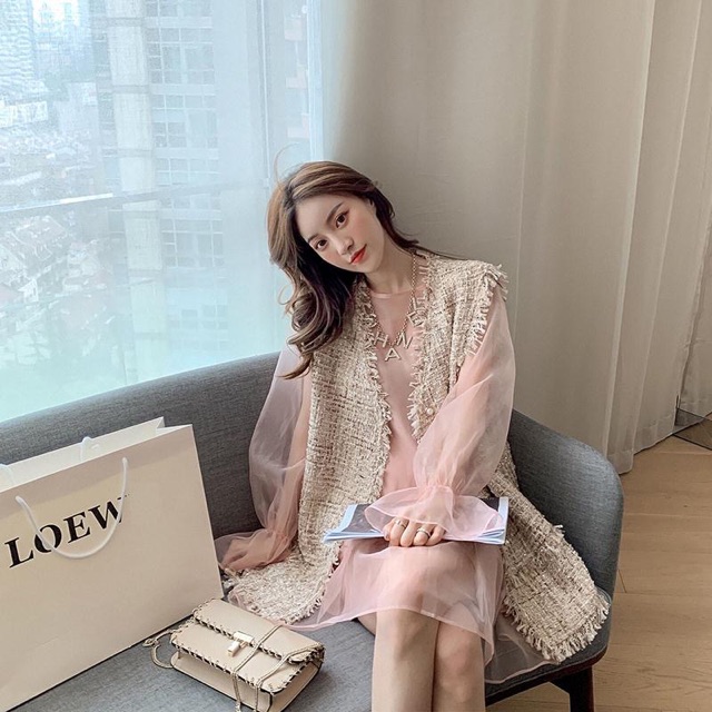 Set váy voan hồng + áo gile dạ