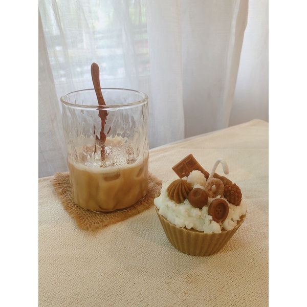 Nến thơm hình bánh cupcake