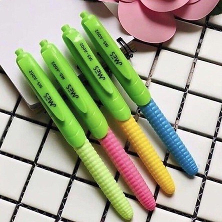 Bút ngô trơn nét đều phù hợp cho HS lớp 1-5 viết bài hàng ngày