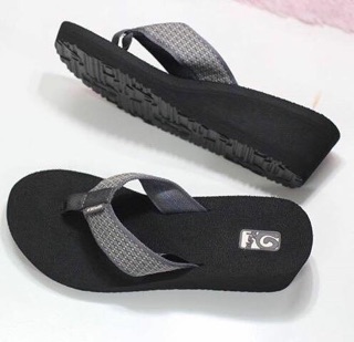 Sandal Tevar