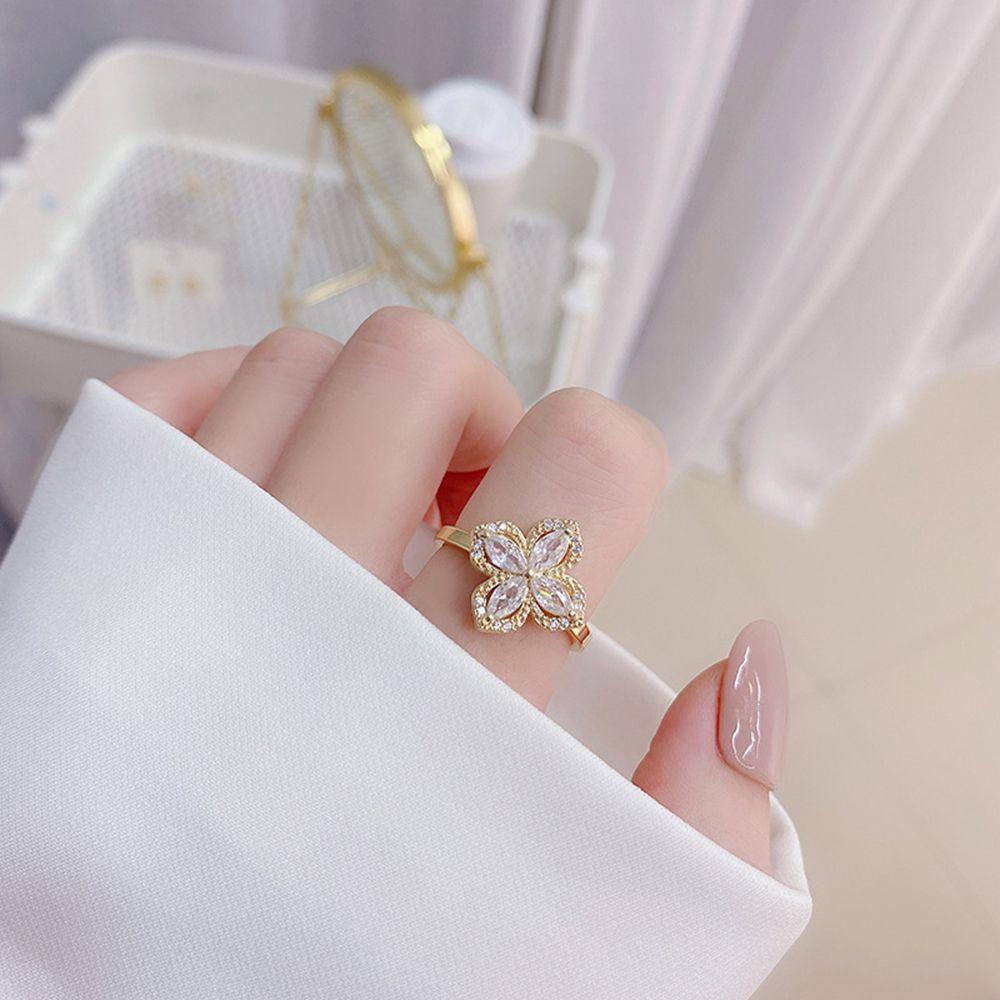 Bộ Dây Chuyền Mặt Cỏ Bốn Lá Dạng Xoay Tinh Tế Làm Quà Tặng Cho Bạn Gái