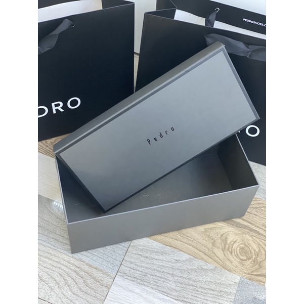 Hộp Đựng Giày Dép - Túi Giấy Chính Hãng PEDRO