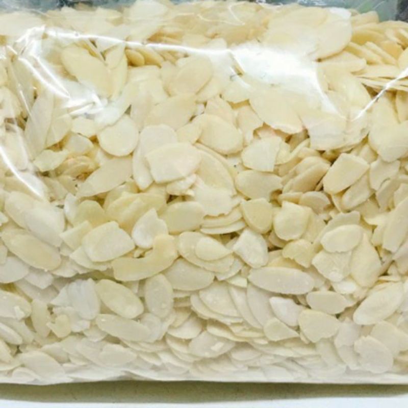 Hạnh nhân cắt lát dùng nấu chè khúc Bạch,trang trí bánh mix các loại...