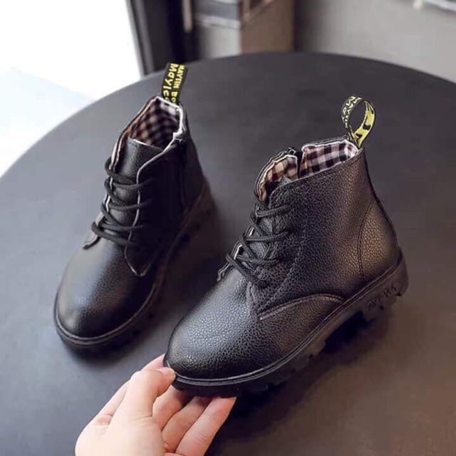 Giày boots