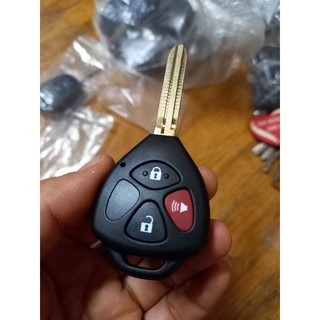 Chìa điều khiển xe Toyota inova  3nút, 4 nút,2 nút(hỗ trợ cắt chìa qua hình ảnh)