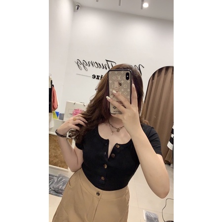 Áo Thun Cổ Trụ Khuy Gỗ Maii Thươngg Bigsize | BigBuy360 - bigbuy360.vn