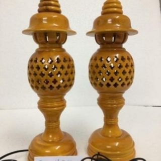 Đèn thờ bằng gỗ