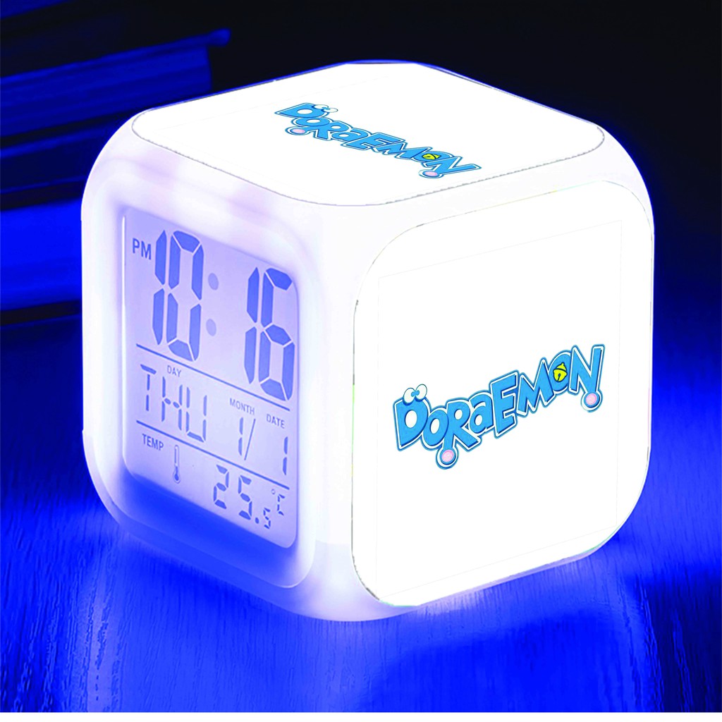 Đồng hồ báo thức để bàn in hình MÈO MÁY DOREMON anime chibi đèn LED đổi màu