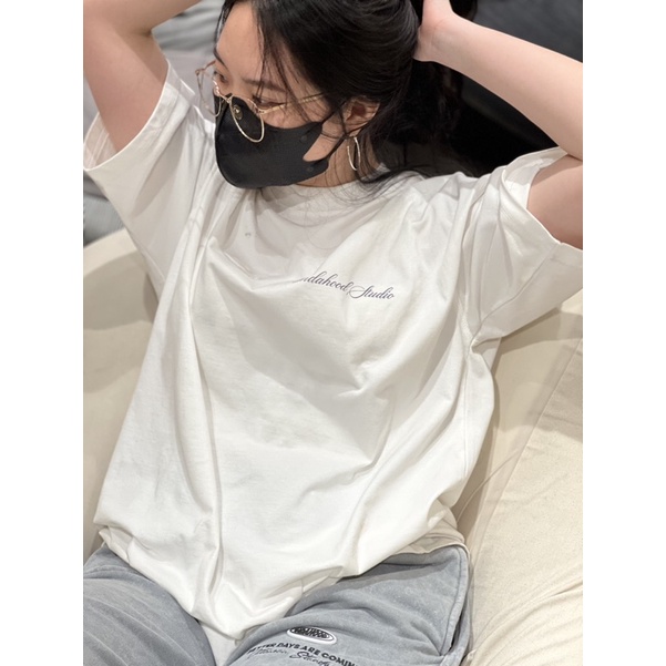 Áo thun Form rộng INDAHOOD STUDIO FONT Black/White/Wash Dark Grey | BigBuy360 - bigbuy360.vn