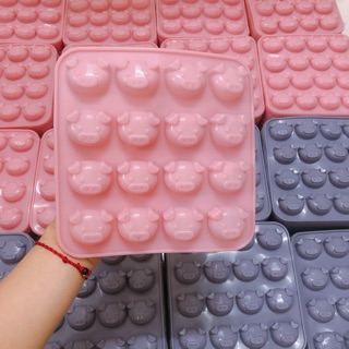 Khuôn silicone mặt heo