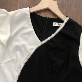 Đầm Cati midi phối đen trắng