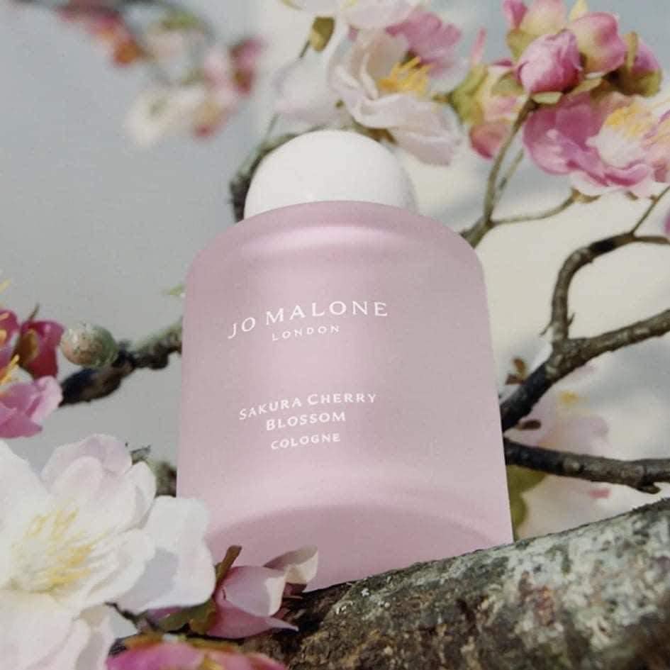 𝐍𝐮̛𝐨̛́𝐜 𝐇𝐨𝐚 𝐉𝐨 𝐌𝐚𝐥𝐨𝐧𝐞 𝐋𝐨𝐧𝐝𝐨𝐧 𝐒𝐚𝐤𝐮𝐫𝐚 𝐂𝐡𝐞𝐫𝐫𝐲 𝐁𝐥𝐨𝐬𝐬𝐨𝐦 𝐂𝐨𝐥𝐨𝐠𝐧𝐞