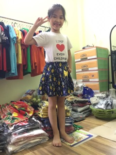 CHÂN VÁY XOÈ BÉ GÁI ( CÓ QUẦN ĐÙI BÊN TRONG)