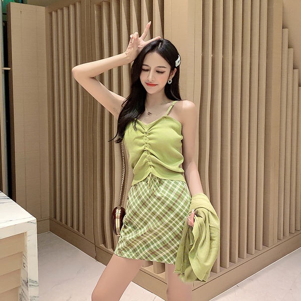 Set đầm hai dây và áo khoác cardigan màu xanh bơ thời trang mùa hè cho nữ