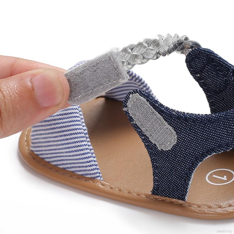 Giày Sandal Chống Trượt Cho Bé