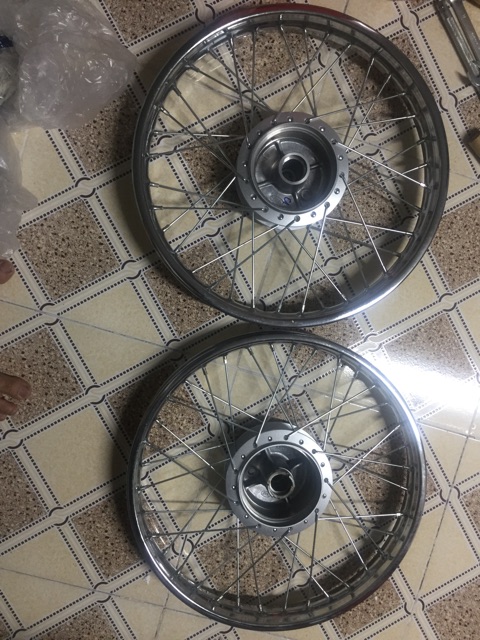 Cặp bánh căm zin honda