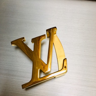 Mặt thắt lưng đồng đúc lv , 4 cm . mặt thắt lưng lv