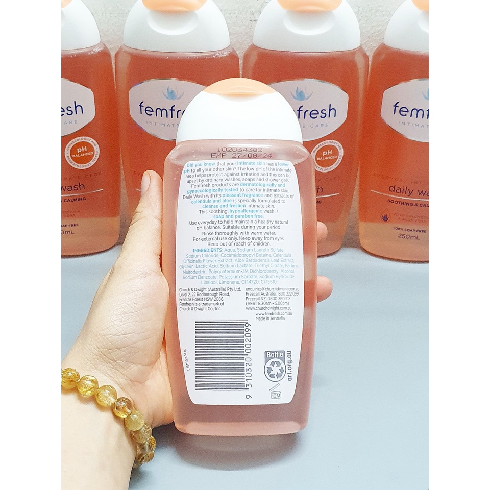 Dung dịch vệ sinh phụ nữ cao cấp Femfresh chai 250ml từ Úc