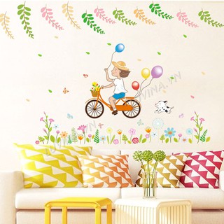 [ĐƠN 200K TẶNG QUÀ SIÊU YÊU]-Decal dán tường LUVINA trang trí phòng khách, phòng ăn, phòng ngủ - Bé đạp xe cầm bóng
