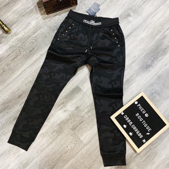 10.10 | SALE | Quần Nỉ Jogger Valentino rằn ri Neww !! . . Sales 9-9 ... .