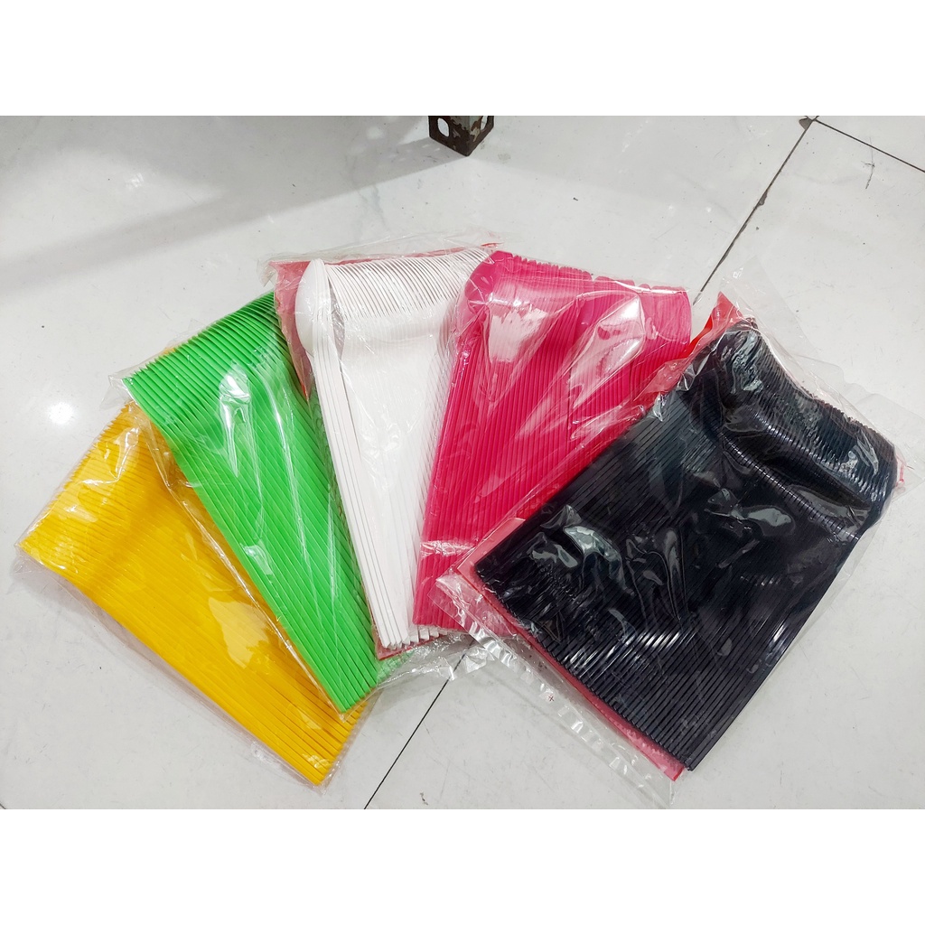 Túi 50 muỗng nhựa nhiều màu dài 20cm dẻo cao câp dùng 1 lần dùng cho trà sữa - Quán nào cũng cần