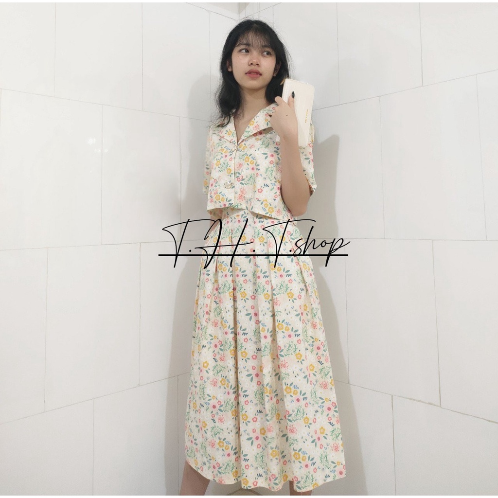 Set Váy hoa nhí màu trắng dịu dàng áo crop và váy dài ngang chân