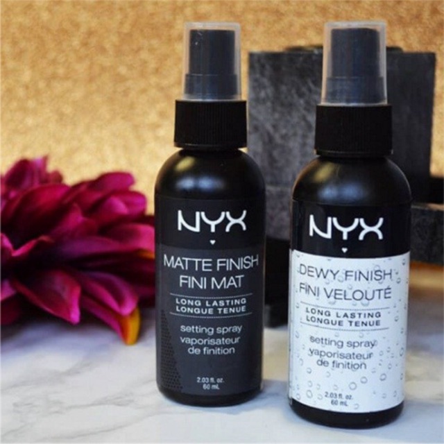 Xịt khoá nền Nyx Dewy Finish và Matte finish